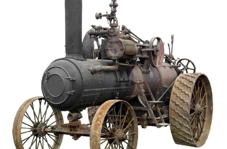Vintage-steam-powered-farm-tractor