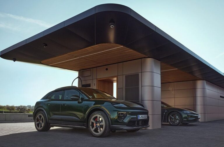 Porsche Charging Lounge in Leonberg