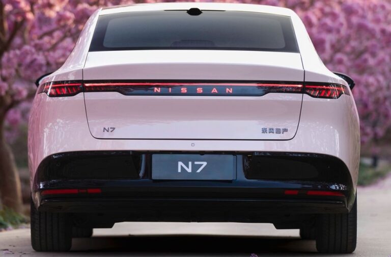 Nissan N7 EV Sedan Image